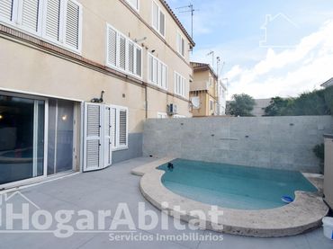 Chalet con piscina en venta en Jaume I
