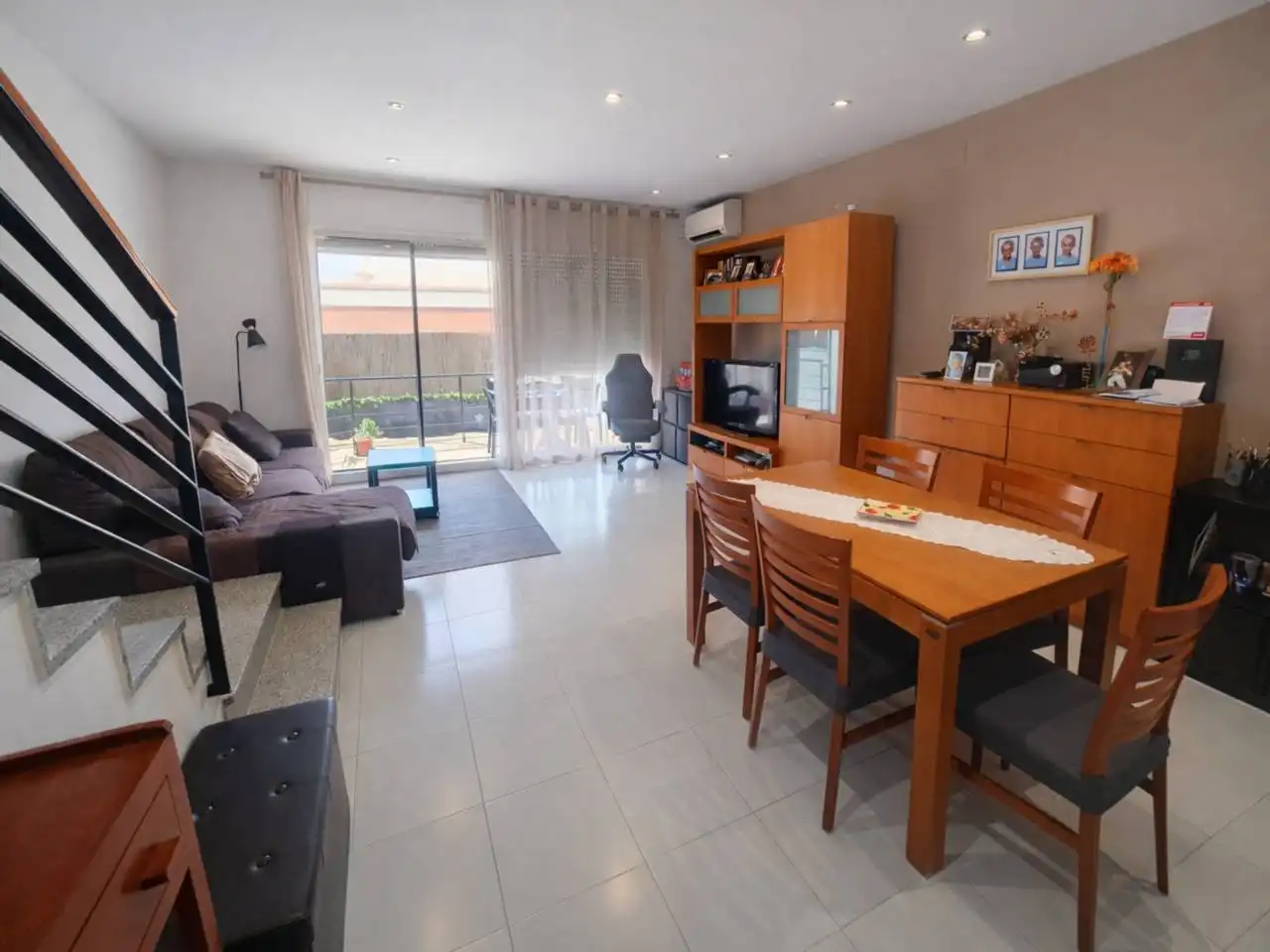 Living room of Houses for sale in Castellar del Vallès  with Air Conditioner, Heating and Private garden