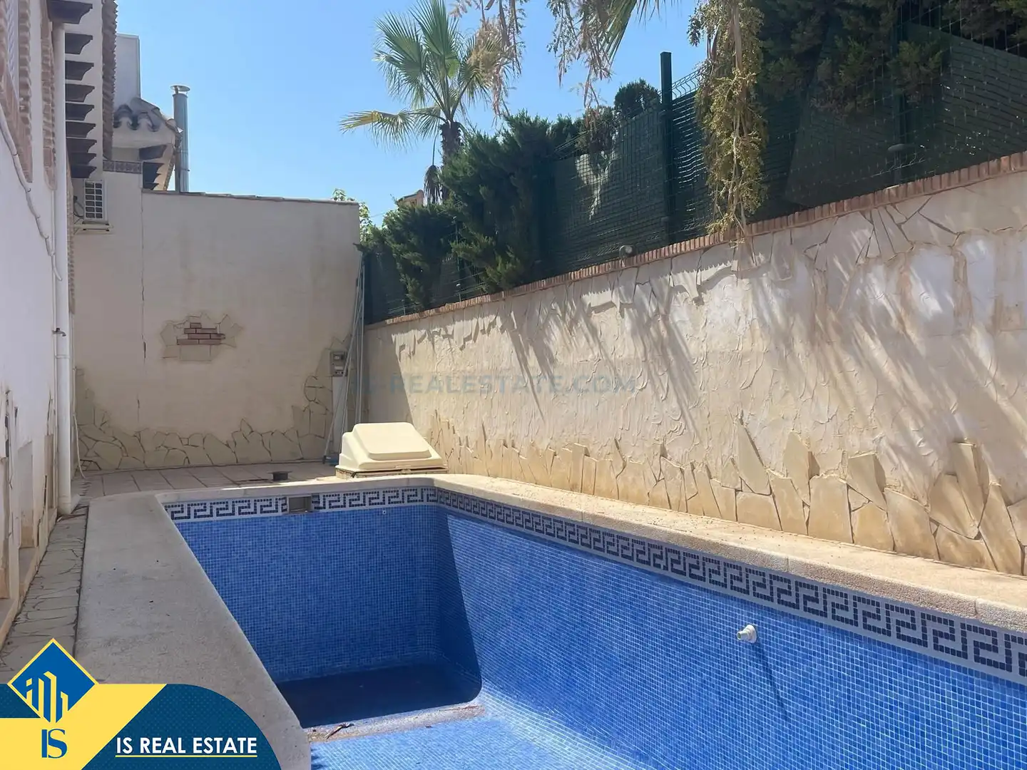 Swimming pool of Houses for sale in Torrevieja  with Air Conditioner, Heating and Terrace
