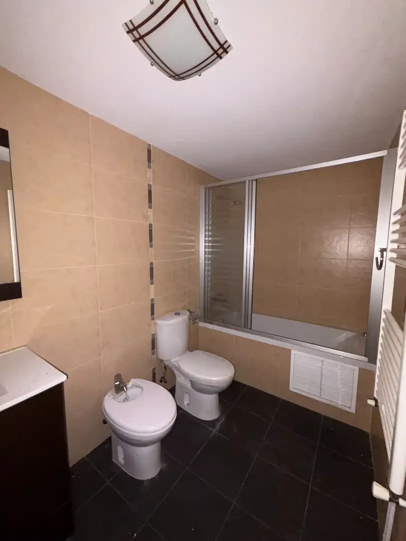 Baño de Piso en venta en Paterna con Aire acondicionado, Terraza y Trastero
