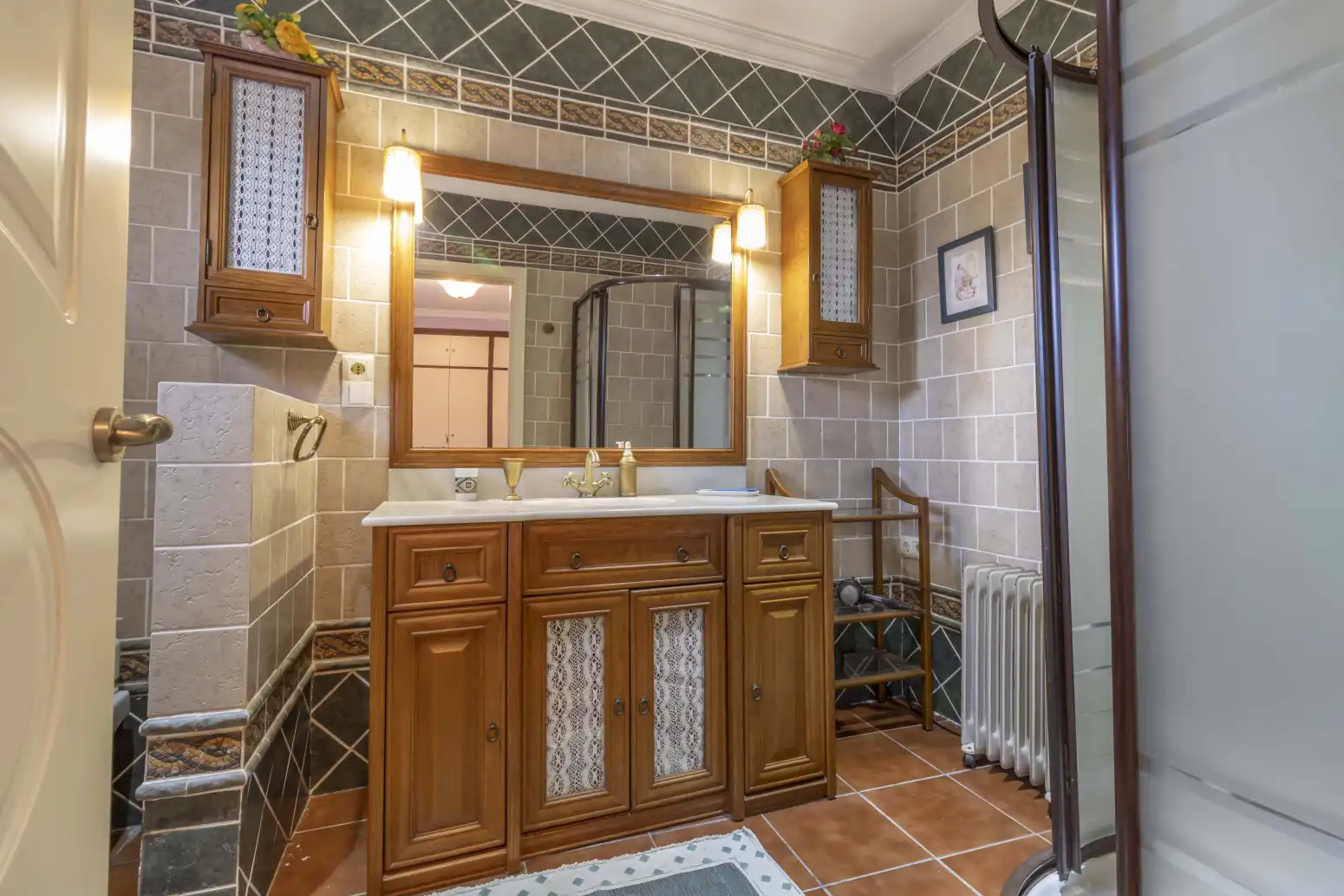 Bany de Casa o xalet en venda en Alcalá de Guadaira amb Aire condicionat, Terrassa i Piscina