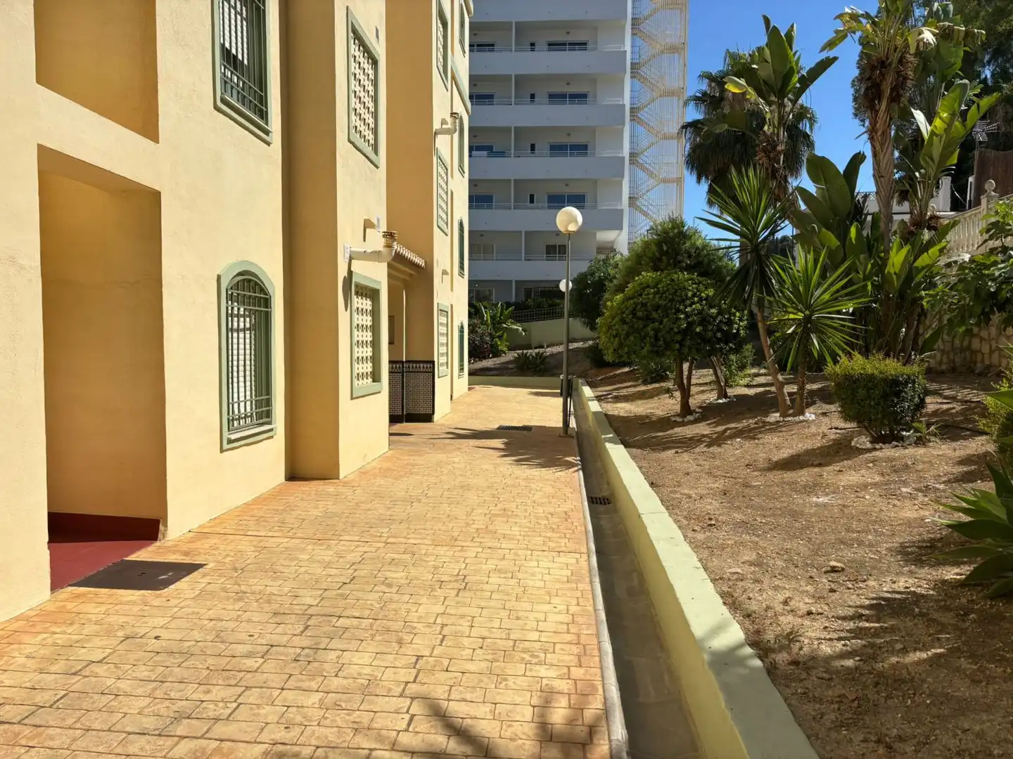 Vista exterior de Piso en venta en Torremolinos con Terraza