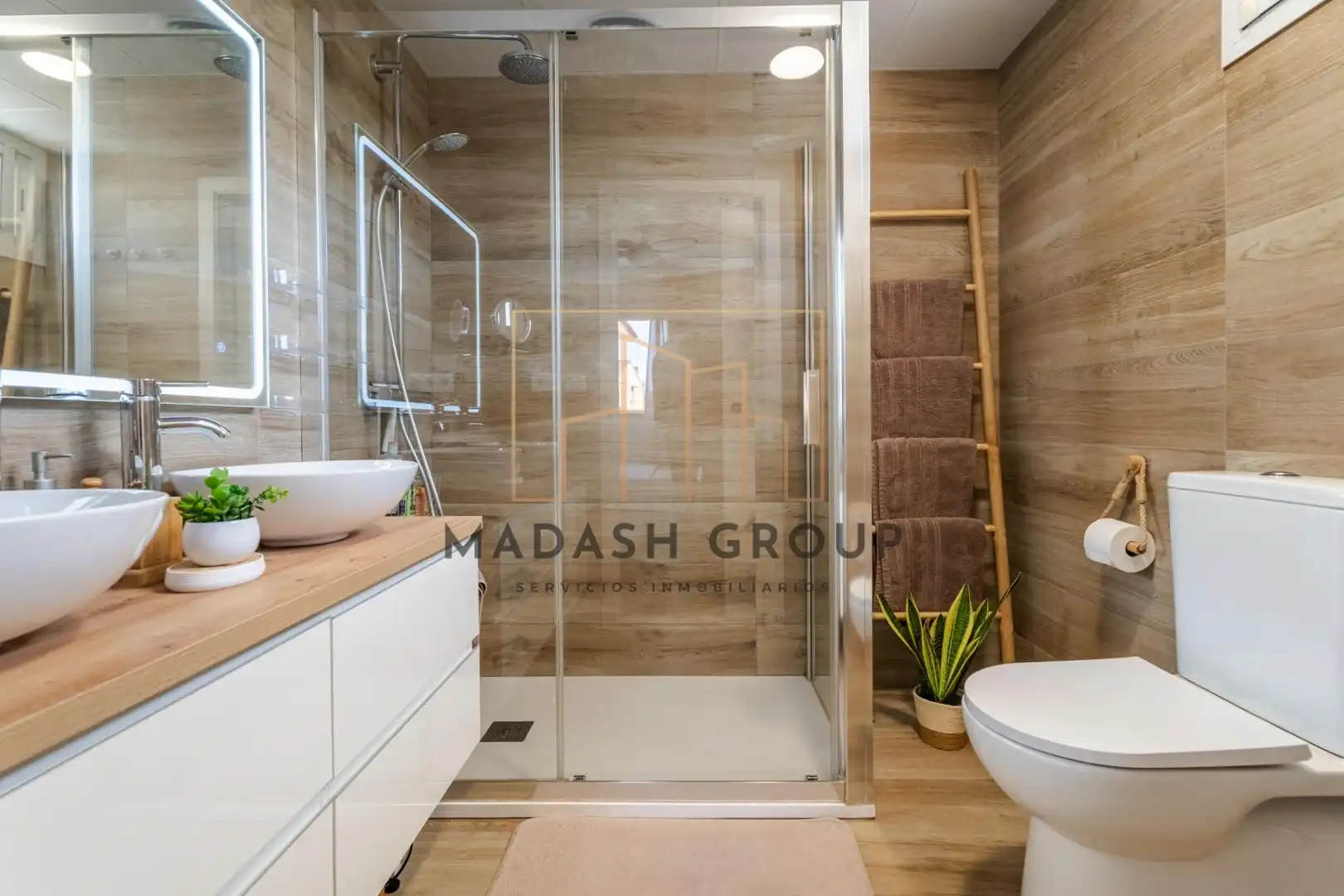 Casa aparellada amb piscina en venda a Carrer PRESIDENT MACIA, imagen 23