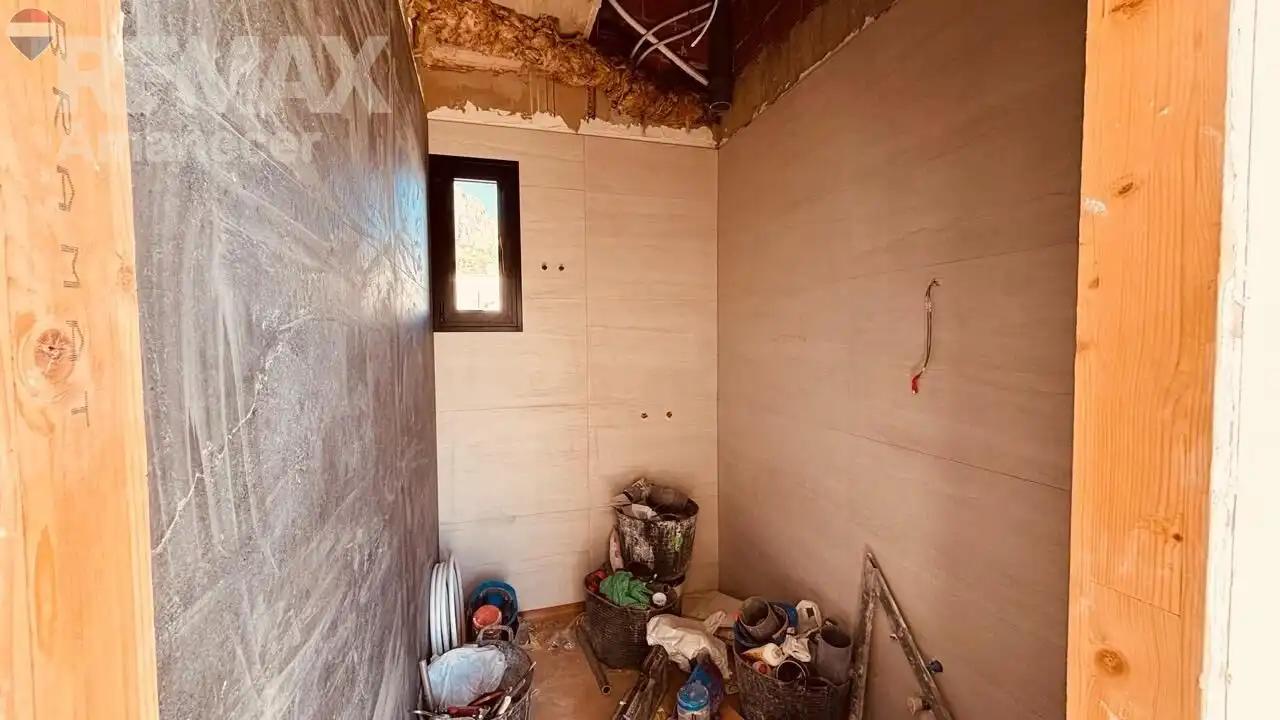 Bathroom of Ground floor for sale in Polop