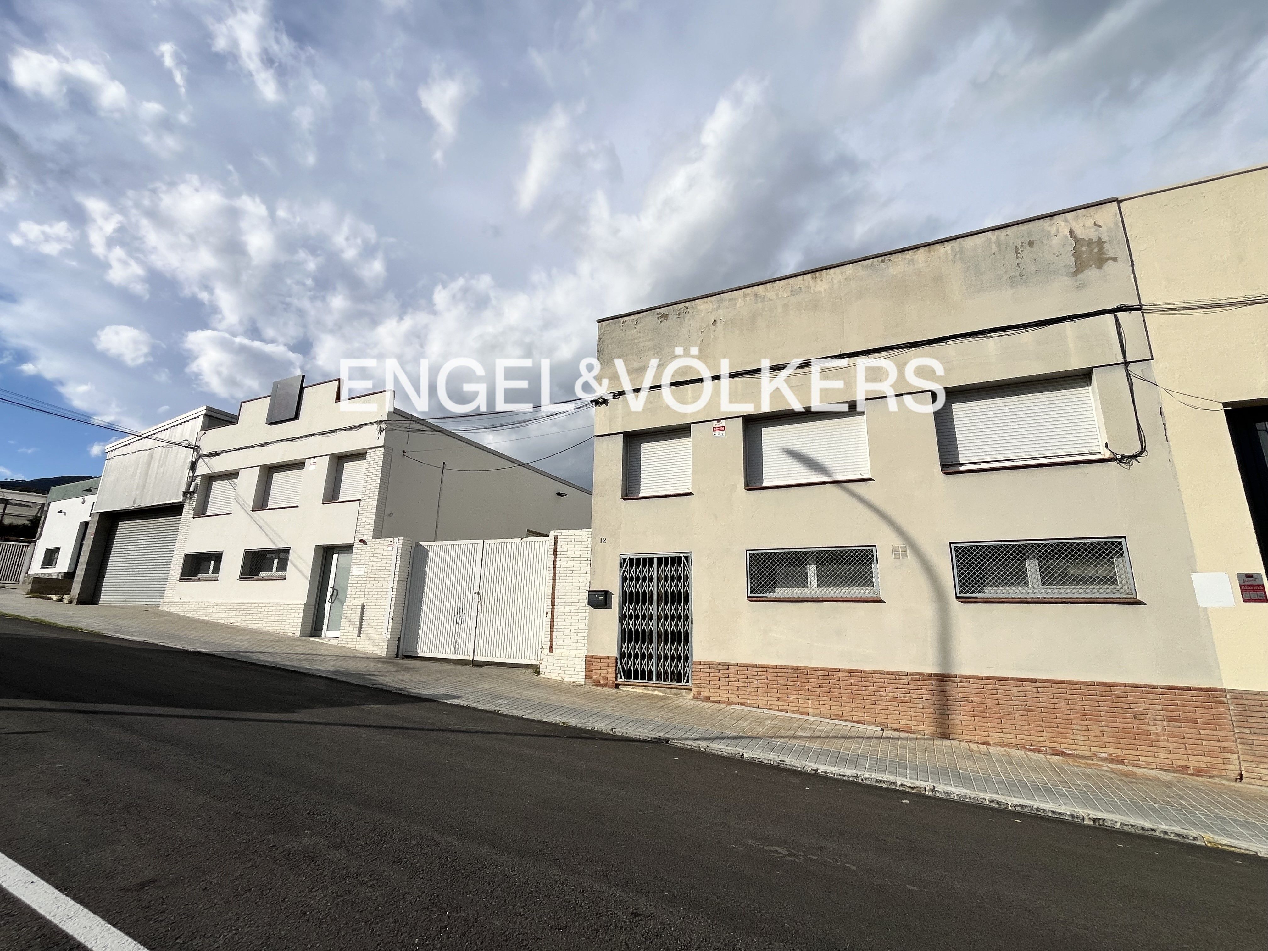Vista exterior de Nau industrial de lloguer en Premià de Dalt
