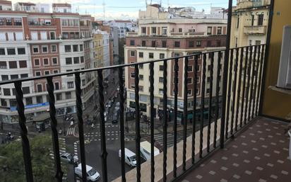 Exterior view of Flat for sale in  Valencia Capital  with Air Conditioner, Heating and Terrace