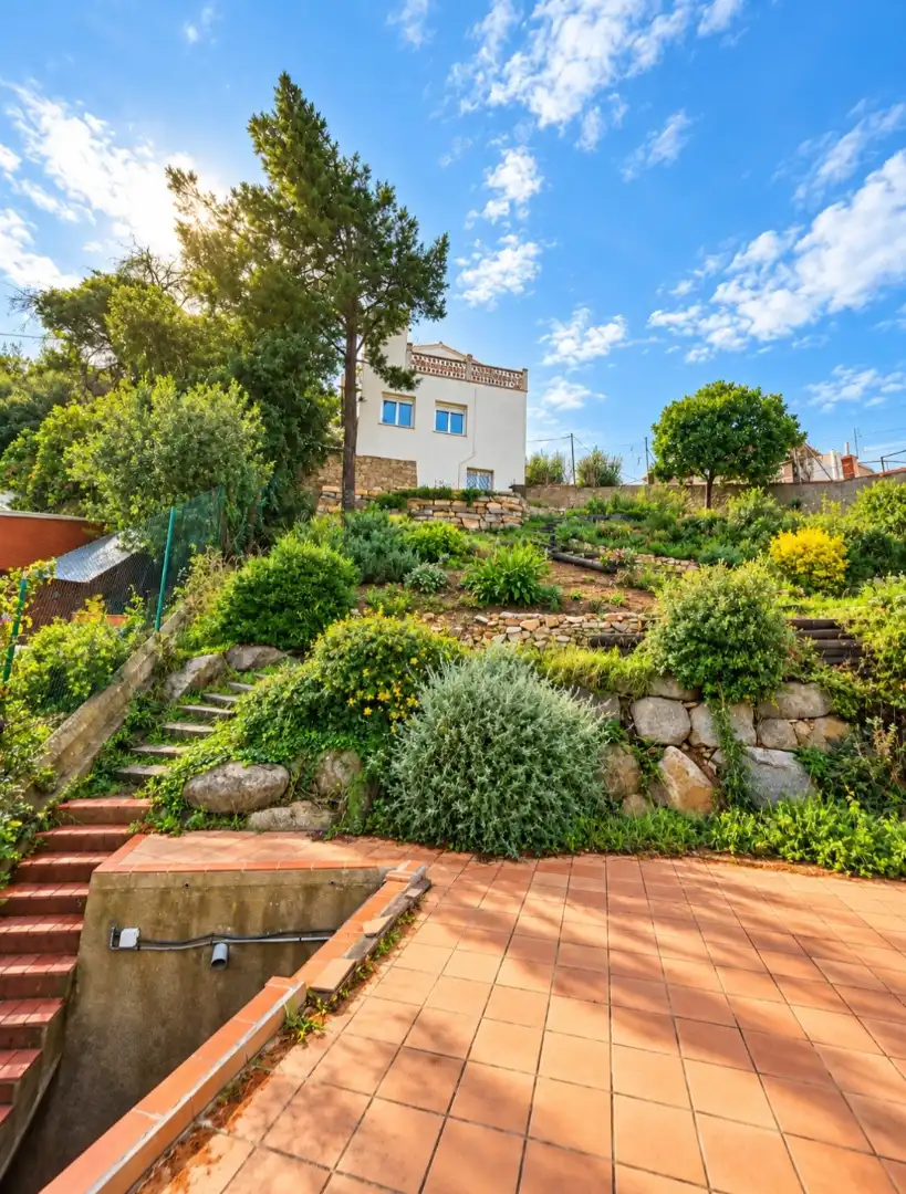 Casa amb jardí en venda a Sant Fost de Campsentelles