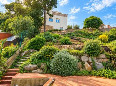 Casa amb jardí en venda a Sant Fost de Campsentelles