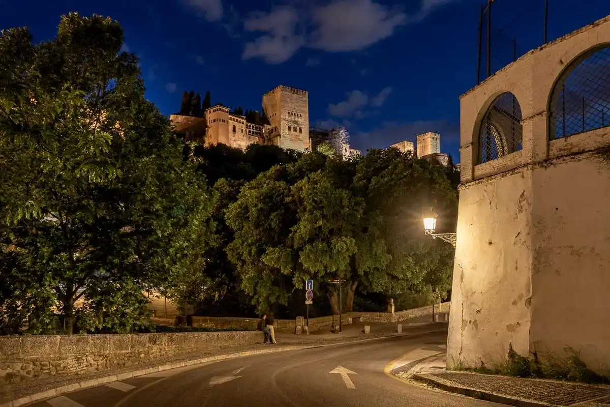Vista exterior de Casa o xalet en venda en Granada amb Terrassa i Balcó