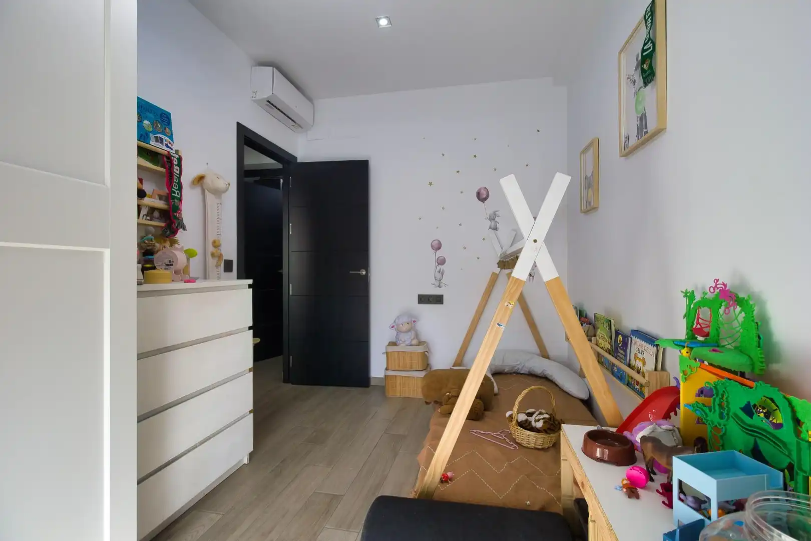 Habitación de Casa o chalet en venta en La Rinconada con Aire acondicionado