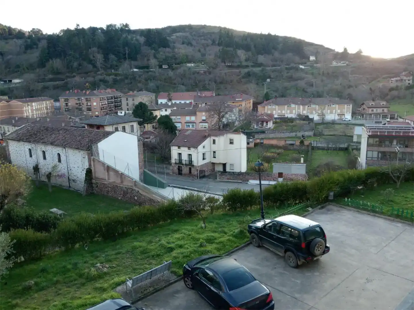Vista exterior de Piso en venta en Pradoluengo con Parquet y Balcón