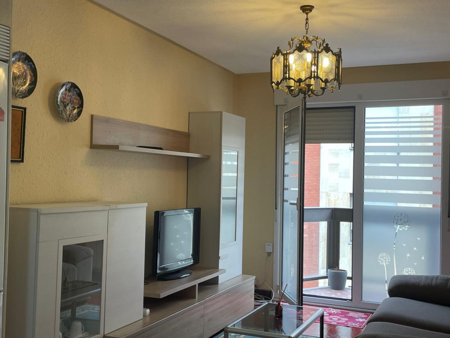 Living room of Flat for sale in Oviedo   with Heating, Terrace and Furnished
