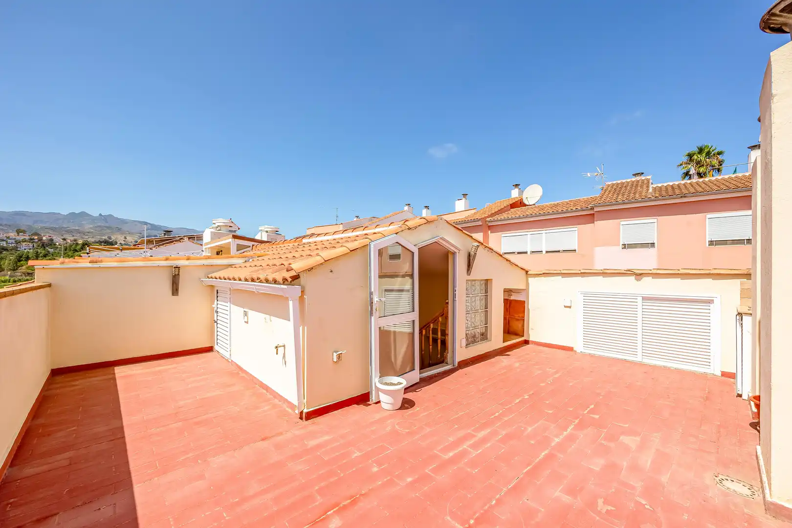 Casa amb terrassa en venda a Calle Miguel de Cervantes Saavedra, imagen 2