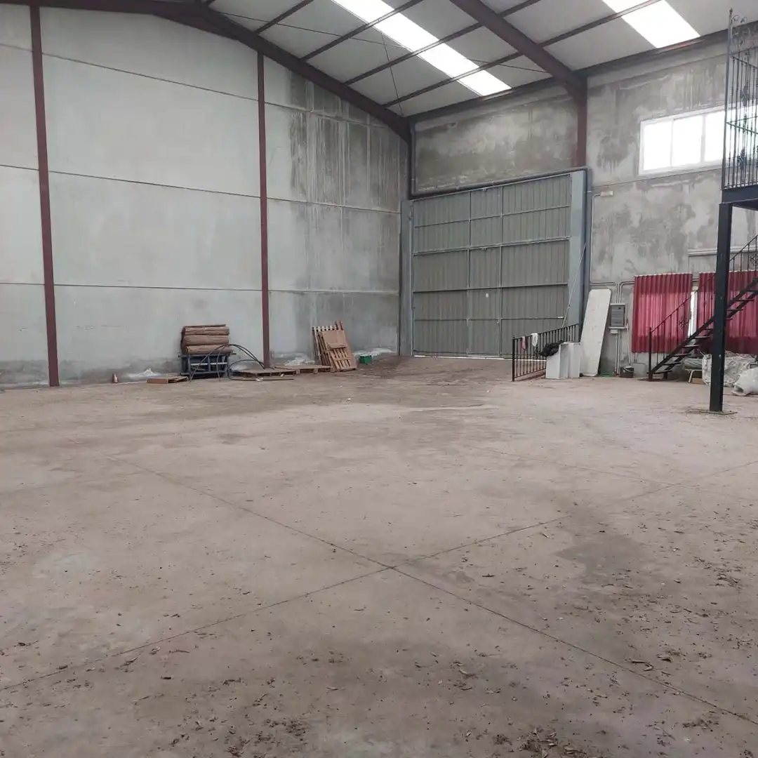 Aparcament de Nau industrial en venda en El Carpio