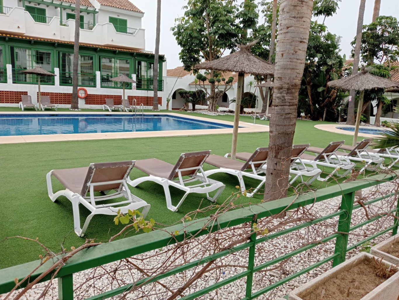 Piscina de Apartament en venda en Manilva amb Calefacció, Terrassa i Traster