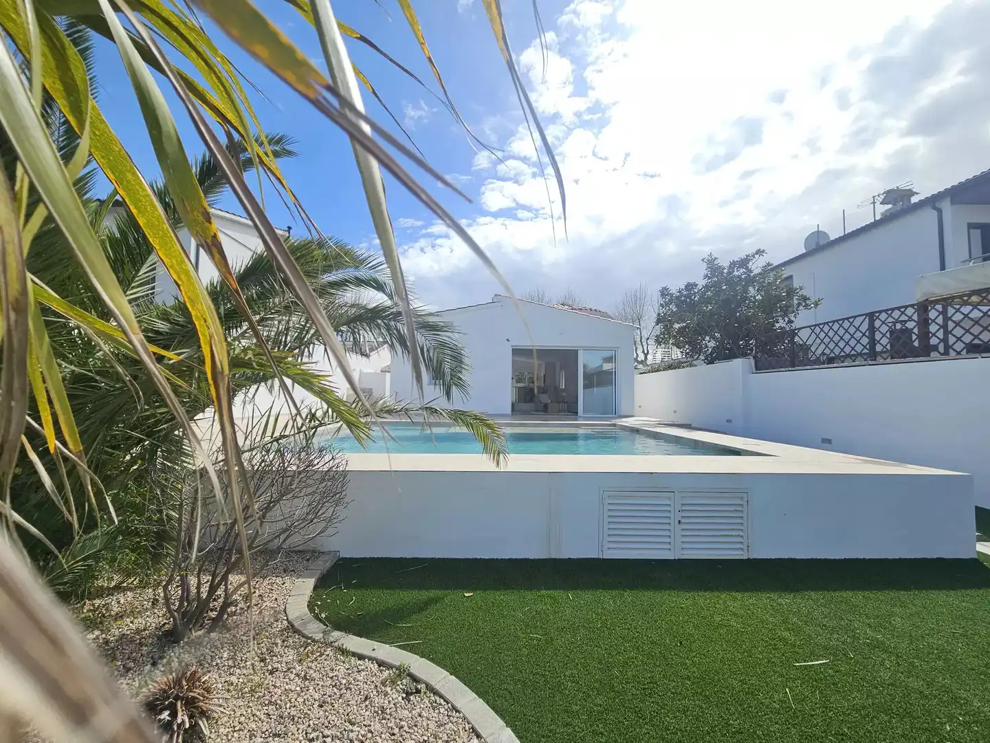 Piscina de Casa o xalet en venda en Empuriabrava amb Aire condicionat, Calefacció i Jardí privat