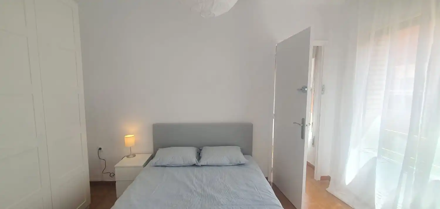 Flat with lift to rent in Barris Marítims