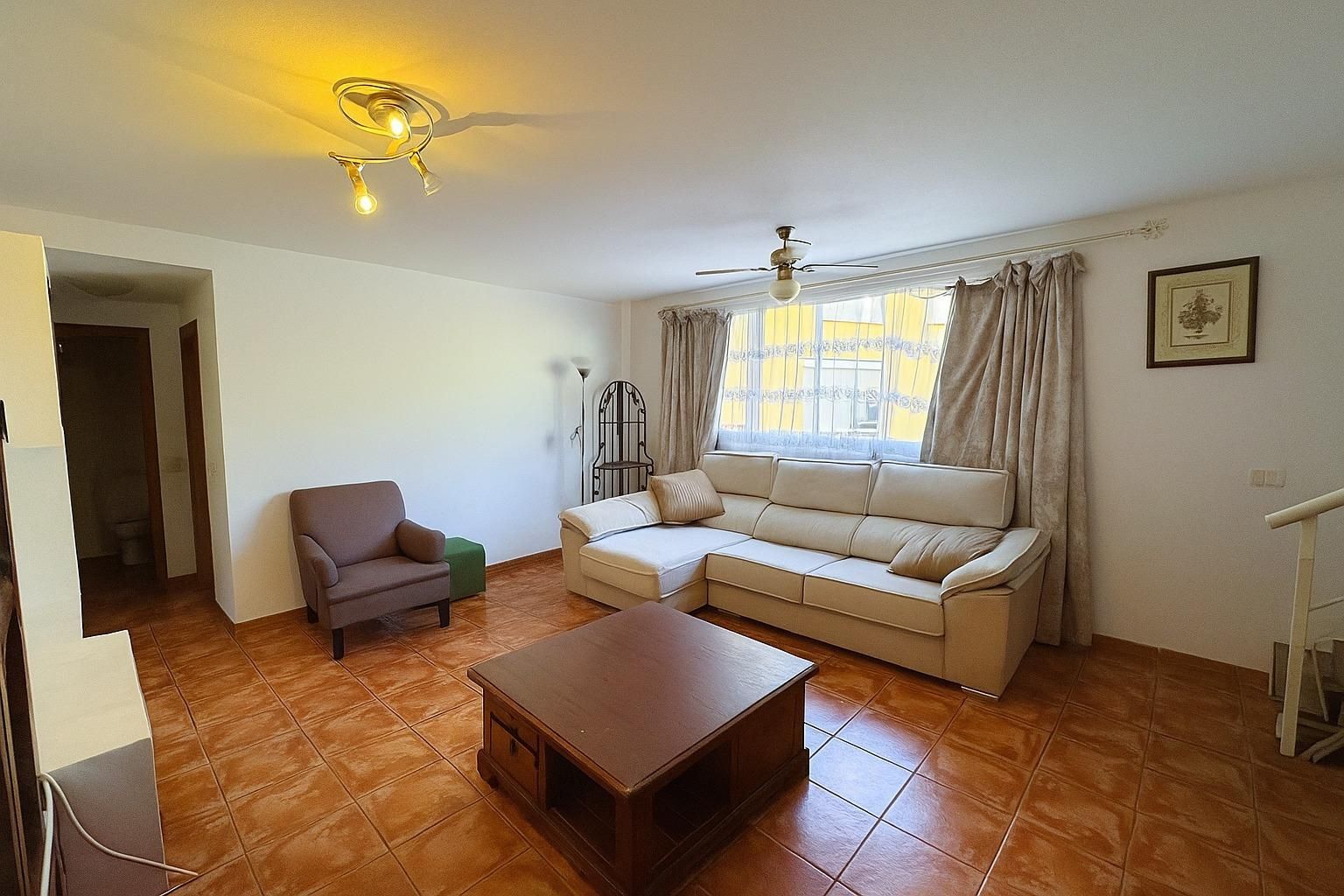 Sala d'estar de Dúplex en venda en Granadilla de Abona amb Terrassa i Piscina comunitària