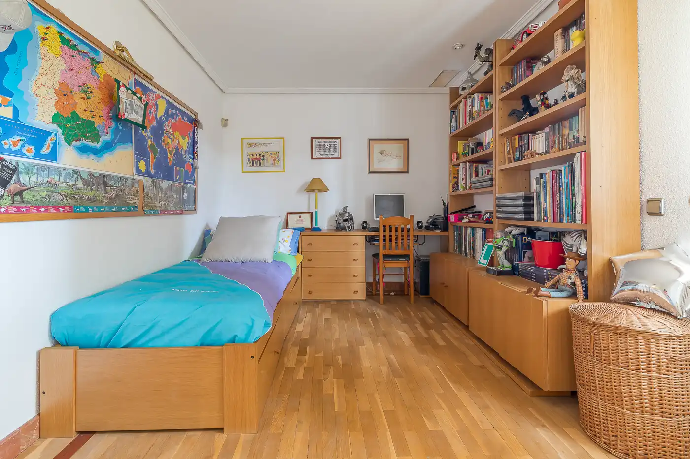 Dormitori de Casa o xalet en venda en Pozuelo de Alarcón amb Aire condicionat, Jardí privat i Parquet