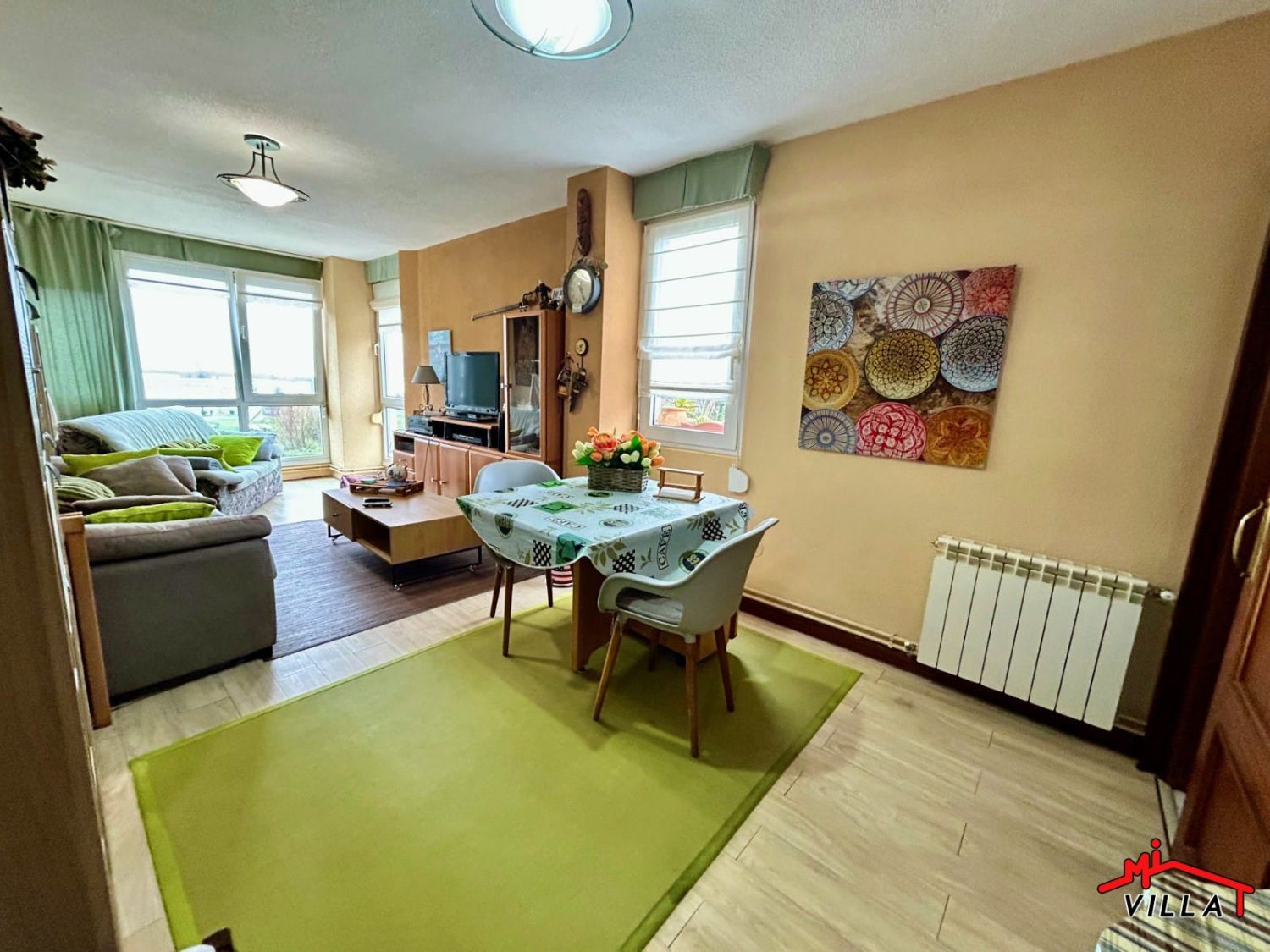 Sala d'estar de Pis en venda en Bárcena de Cicero amb Calefacció, Moblat i Piscina comunitària