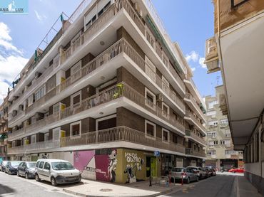 Pis amb ascensor en venda a Calle Acera de Canasteros