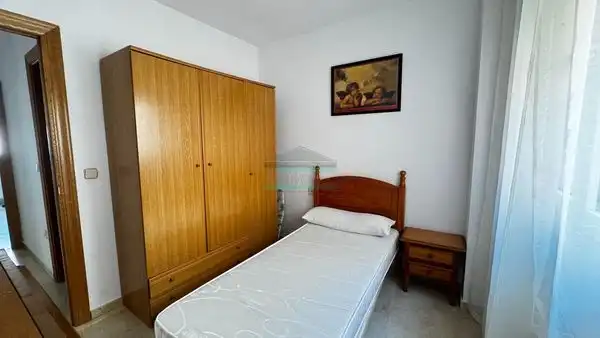 Schlafzimmer von Wohnung zur Miete in Granada mit Klimaanlage, Heizung und Waschmaschine