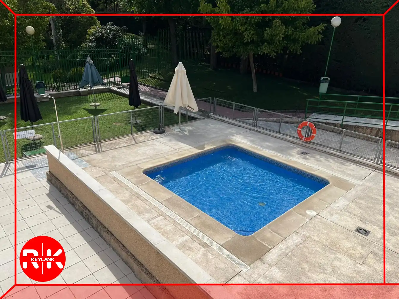 Piscina de Piso de alquiler en Coslada con Aire acondicionado, Calefacción y Terraza