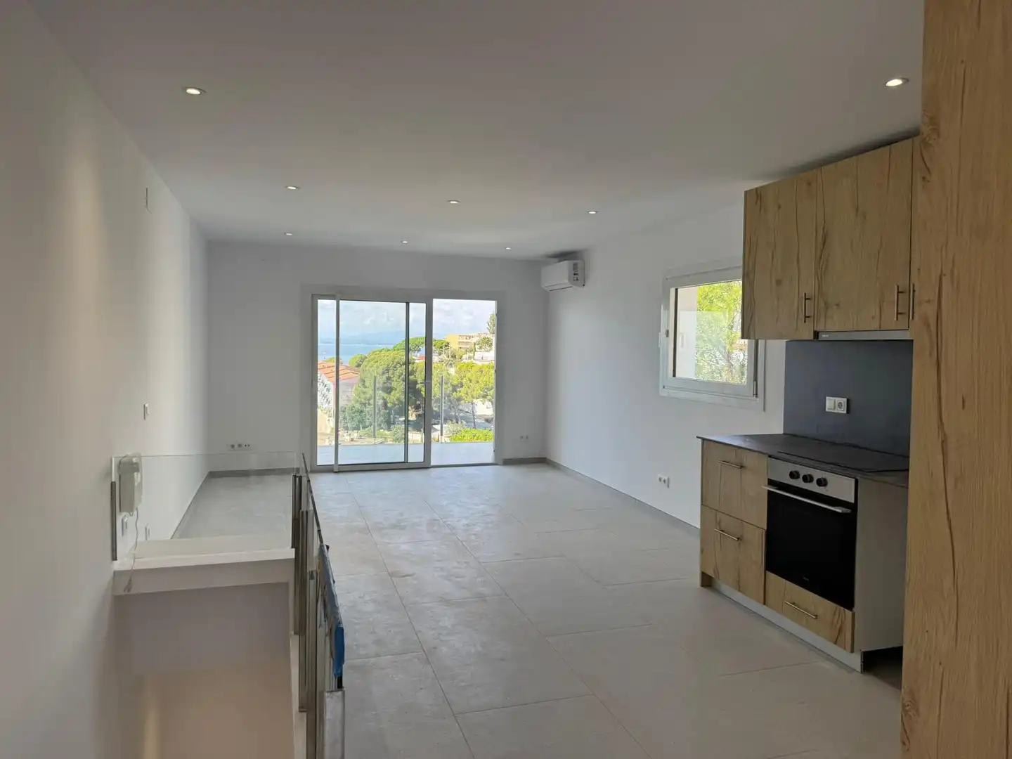 Houses for sale in Carrer Carrer de Pafar Paulus Rubens, 33, Almadrava - Canyelles - Puig-Rom