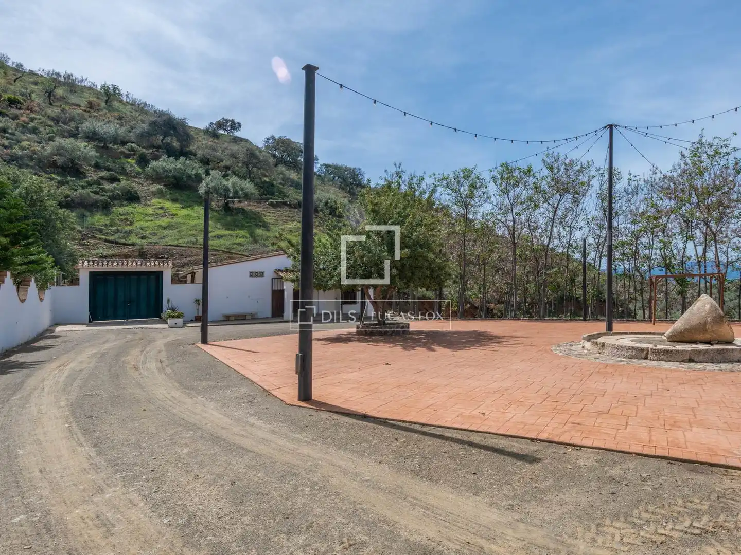 Vista exterior de Finca rústica en venda en Málaga amb Jardí privat, Terrassa i Traster
