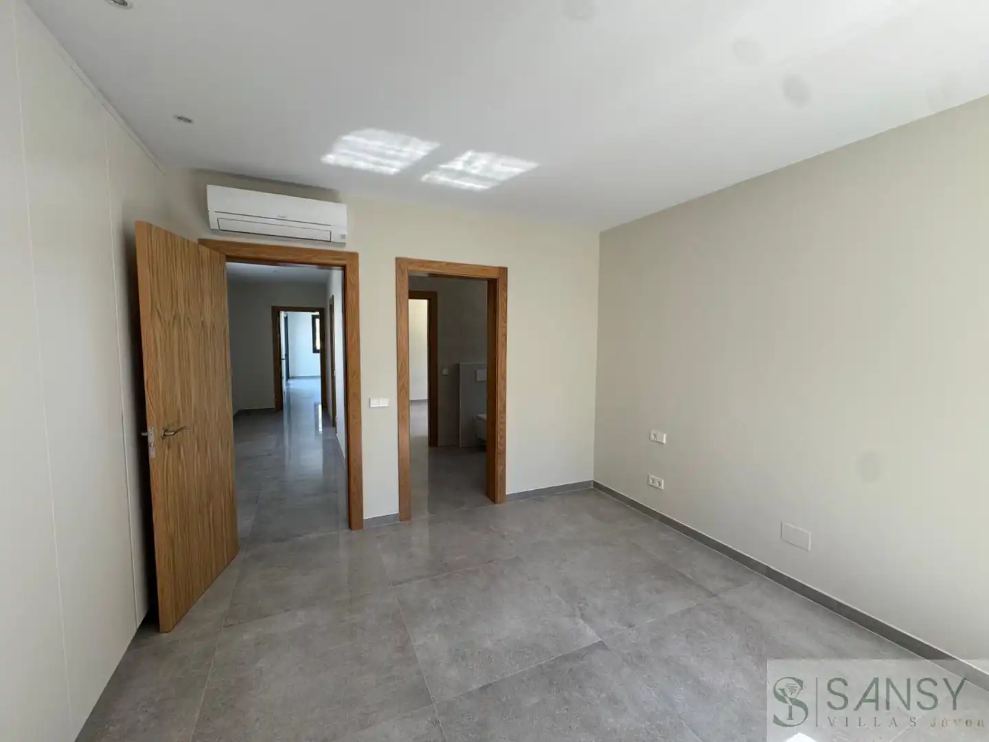 Houses for sale in Jávea / Xàbia  with Air Conditioner, Heating and Storage room