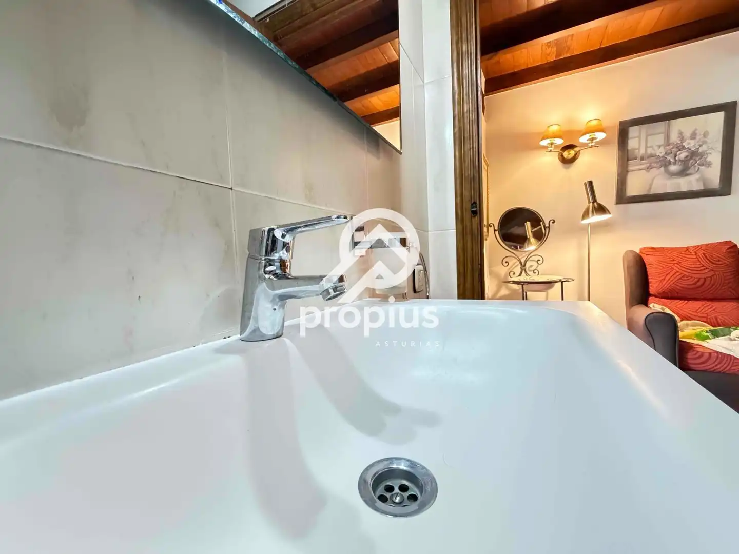 Baño de Casa adosada en venta en Llanes con Calefacción, Trastero y Amueblado