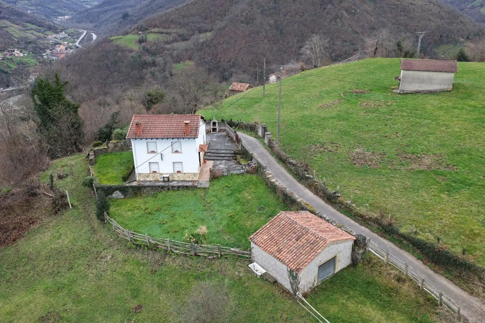 Houses for sale in Aller  with Heating, Private garden and Parquet flooring