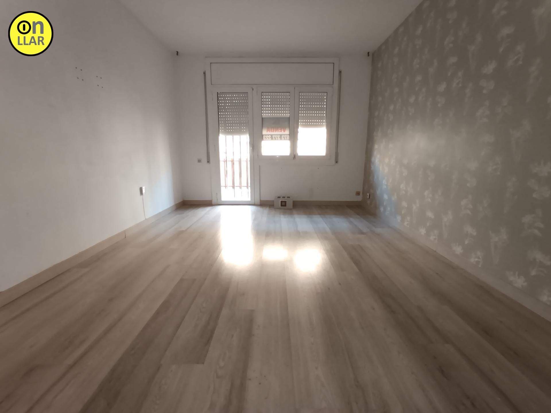 Sala d'estar de Pis en venda en Ripollet amb Balcó