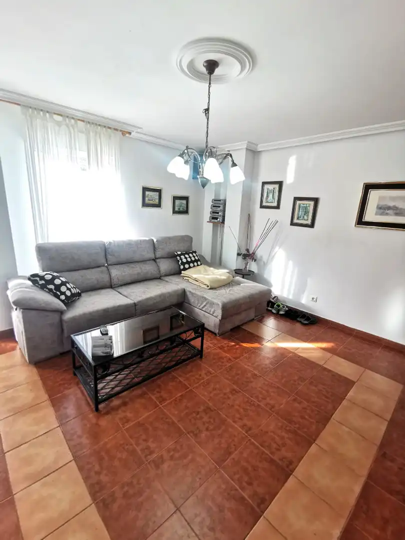 Sala de estar de Ático en venta en Castro-Urdiales con Calefacción, Terraza y Trastero