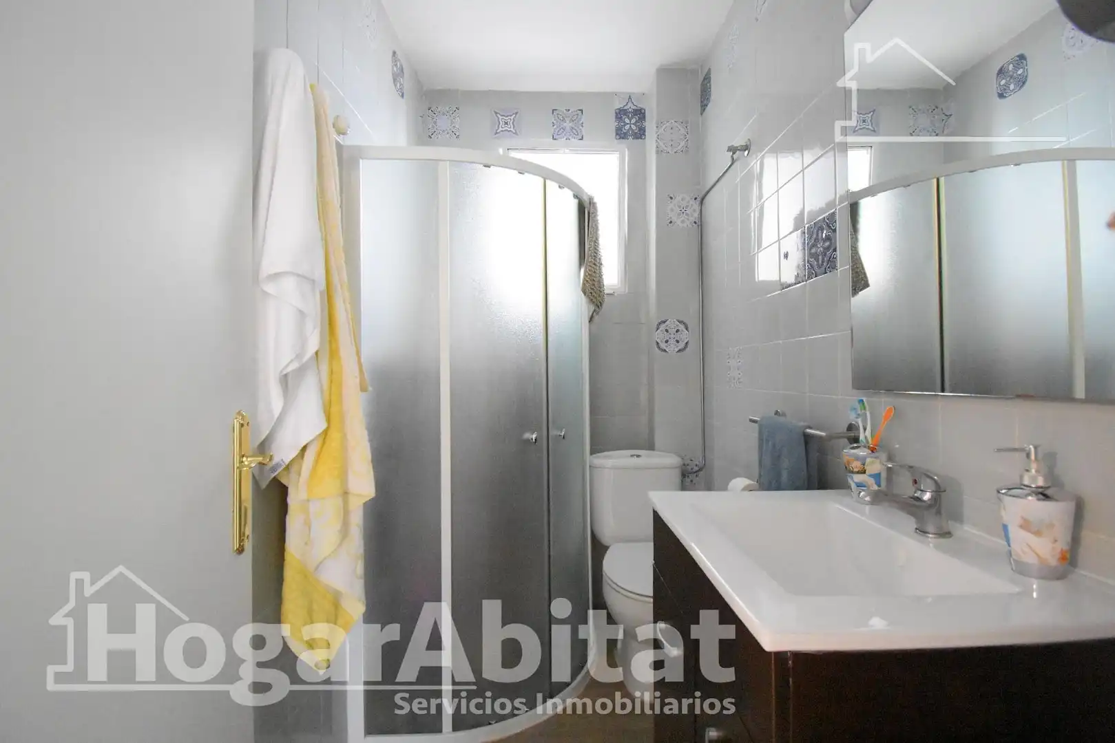 Bathroom of Attic for sale in Bellreguard  with Air Conditioner, Heating and Parquet flooring