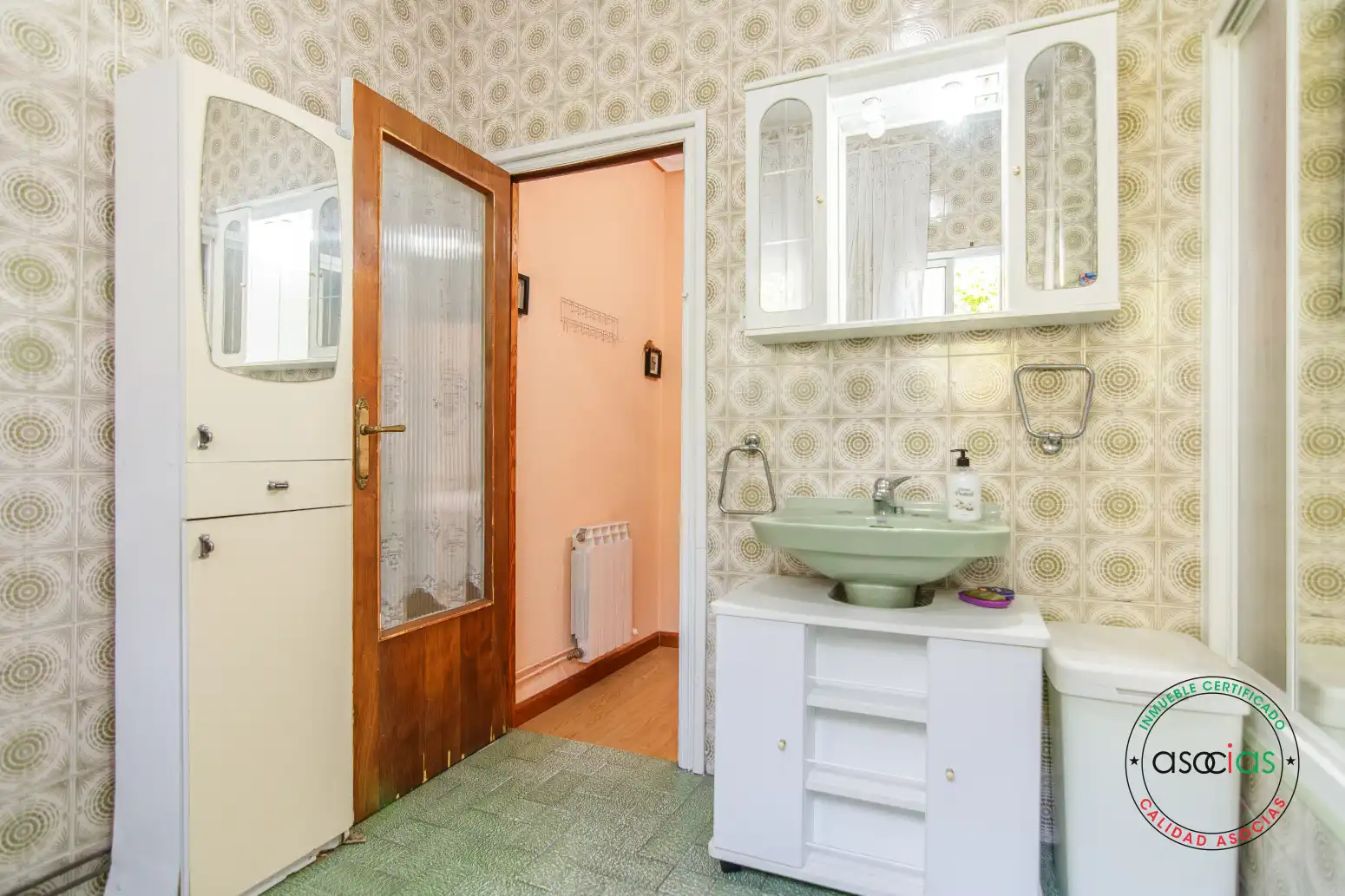 Bathroom of Flat for sale in Cudillero  with Heating and Furnished