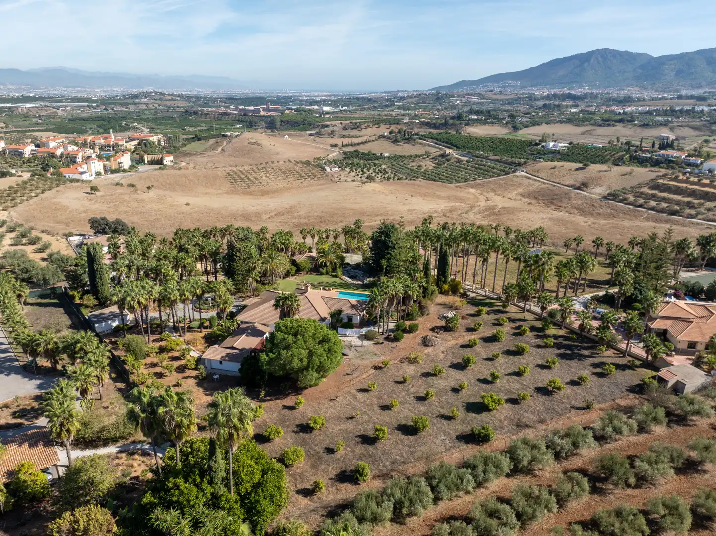 Vista exterior de Casa o chalet en venta en Alhaurín de la Torre con Aire acondicionado, Calefacción y Jardín privado