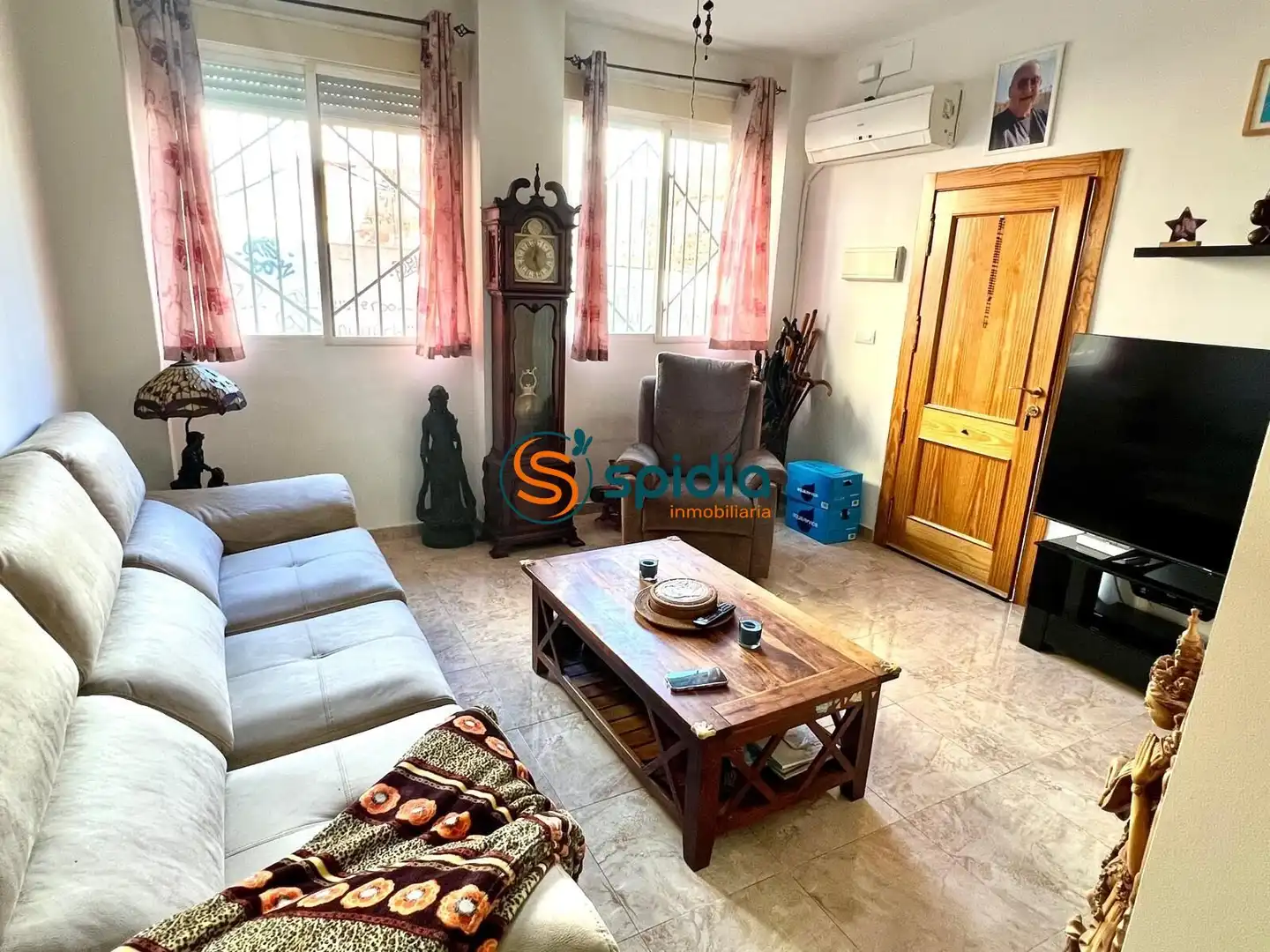 Sala d'estar de Planta baixa en venda en Casco Antiguo