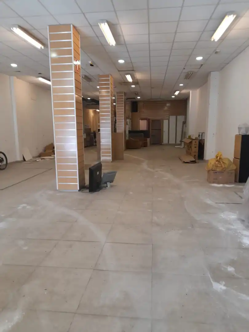 Local comercial en venda a Calle Guadiaro