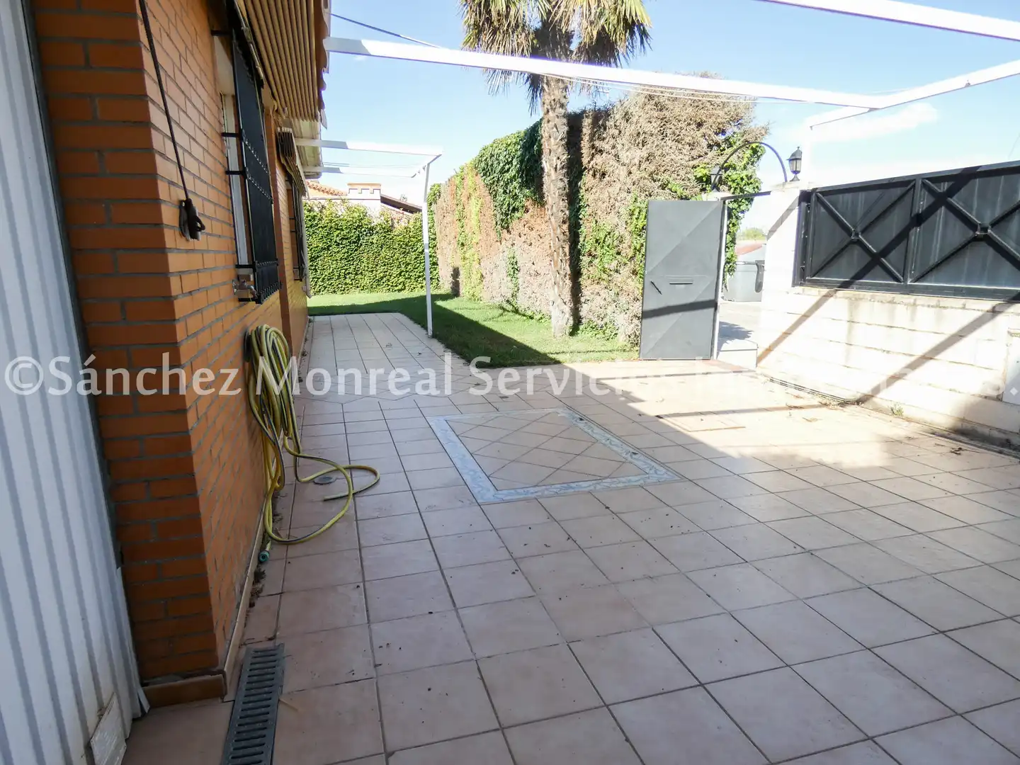 Casa adosada en venta en Avenida de la Cruz Roja, Alcázar de San Juan