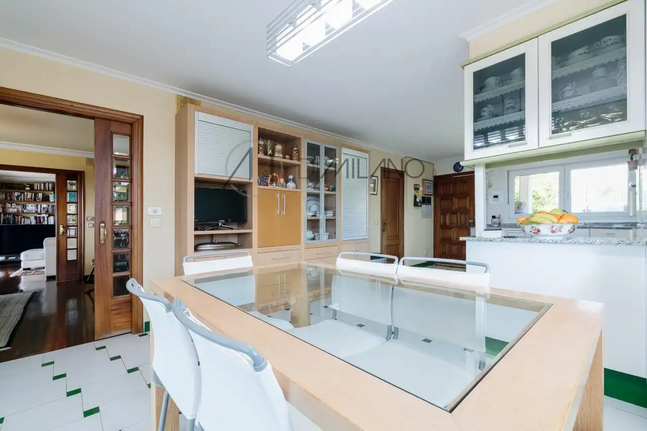 Comedor de Casa o chalet en venta en Vigo  con Calefacción, Jardín privado y Parquet