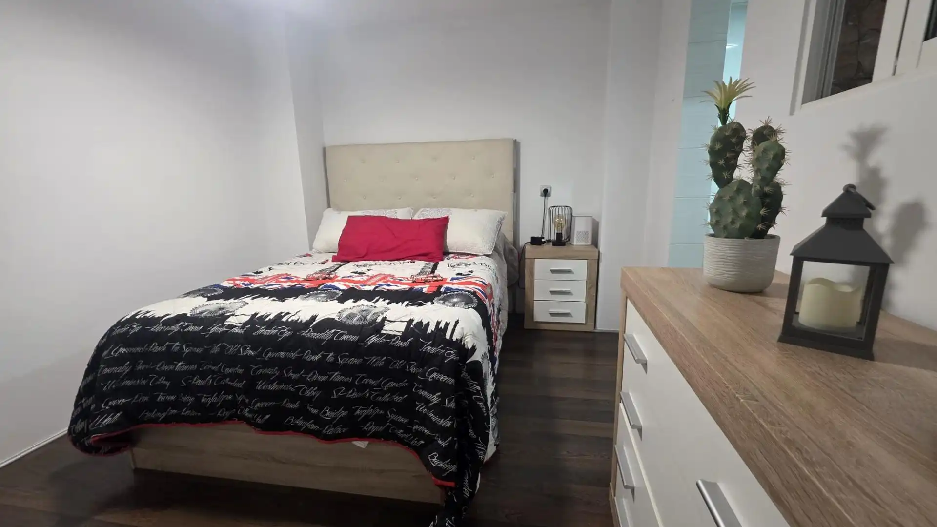 Schlafzimmer von Erdgeschoss zur Miete in Elche / Elx mit Möbliert
