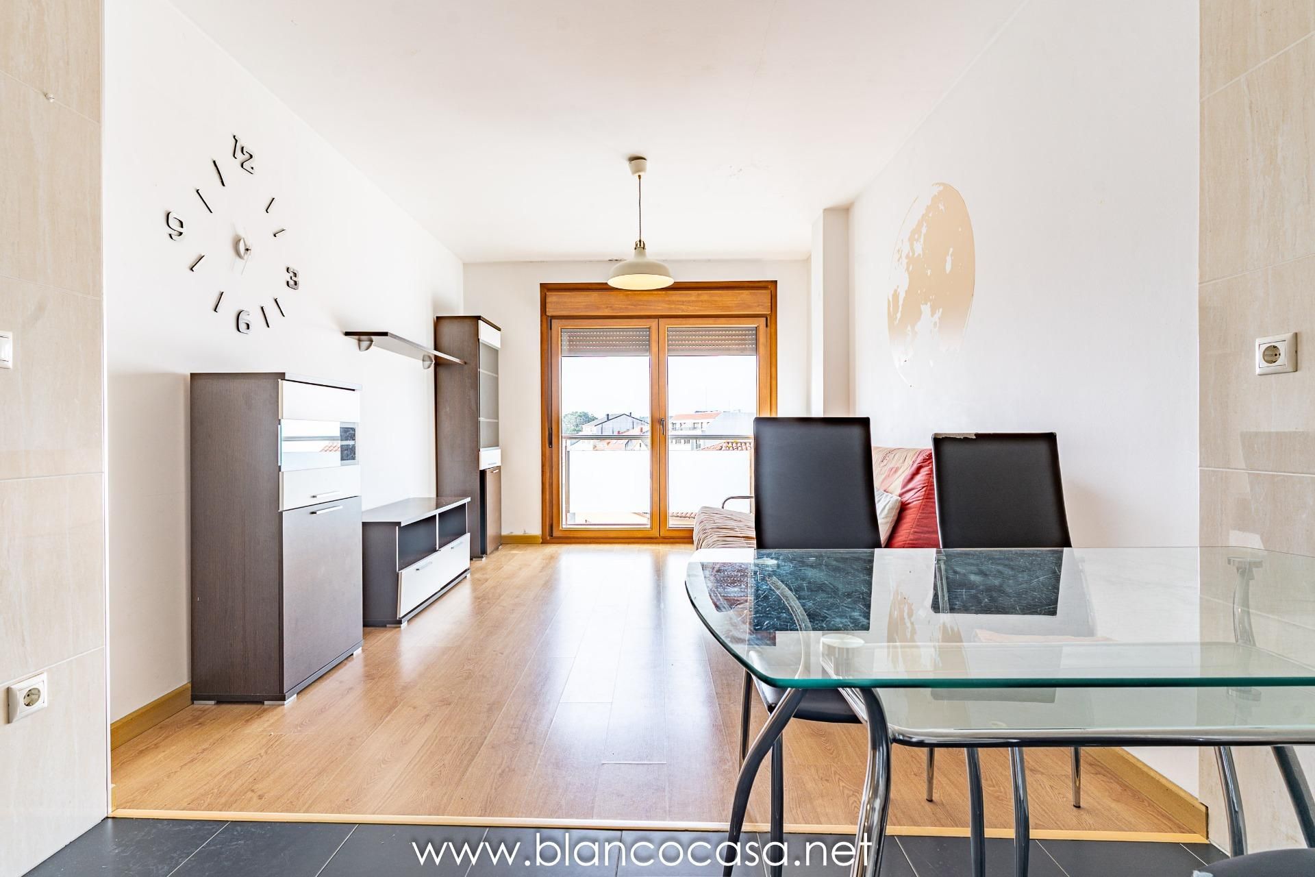 Comedor de Piso en venta en Carballo con Balcón