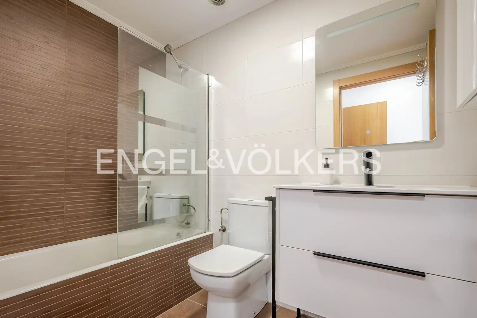 Baño de Piso en venta en Astigarraga con Calefacción, Jardín privado y Terraza