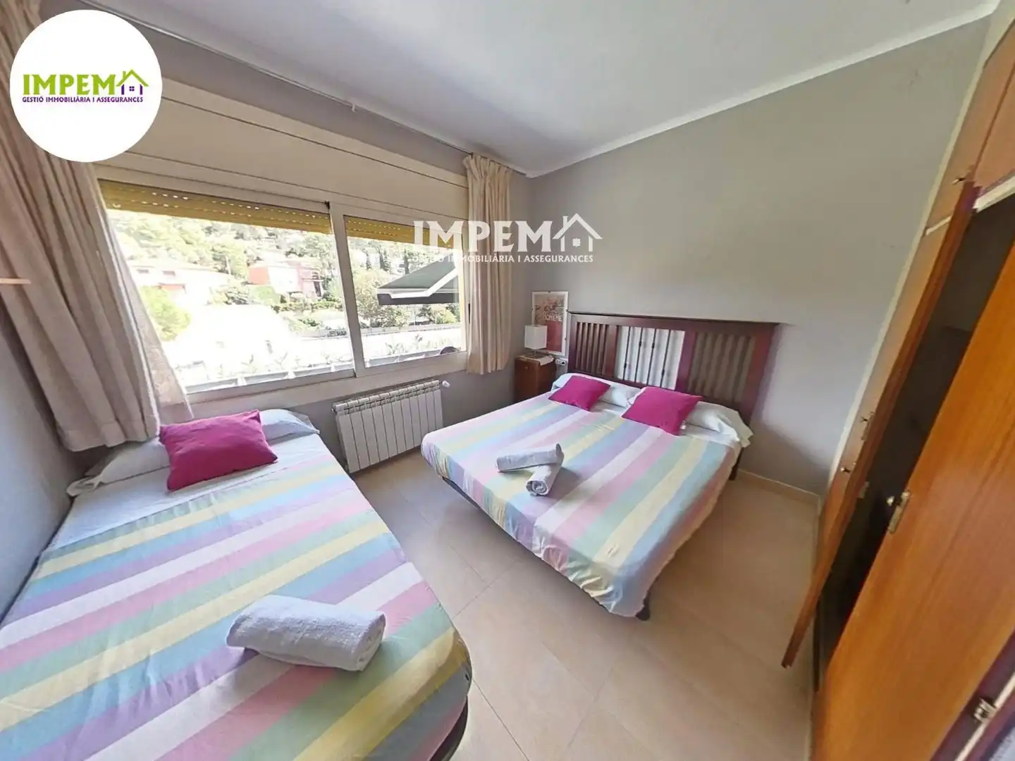 Dormitori de Casa o xalet en venda en La Llacuna amb Calefacció, Terrassa i Piscina