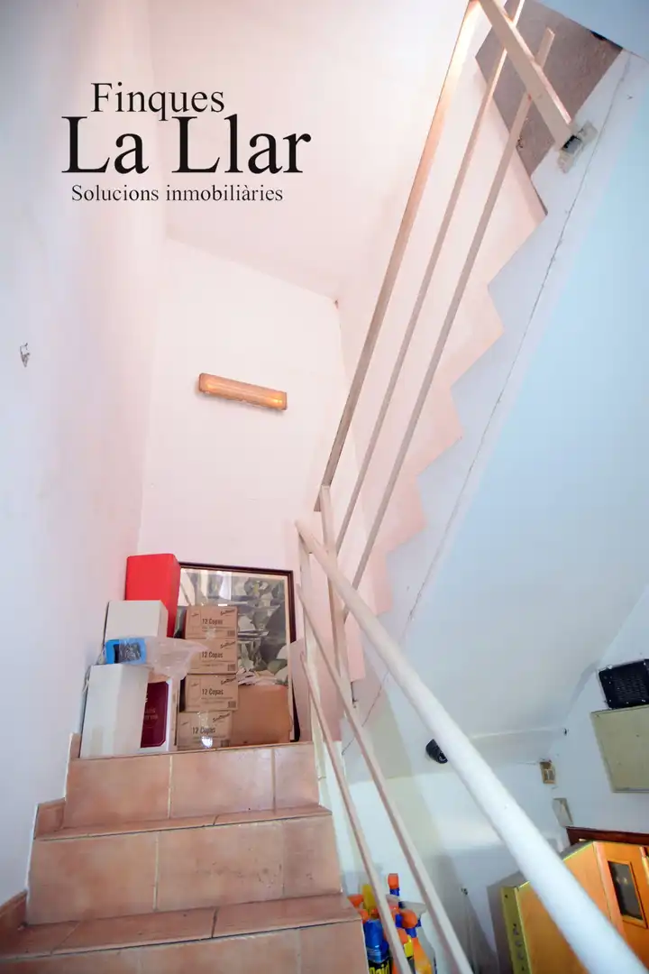 Commercial properties for sale in d'Ernest Lluch, Torrent Ballester