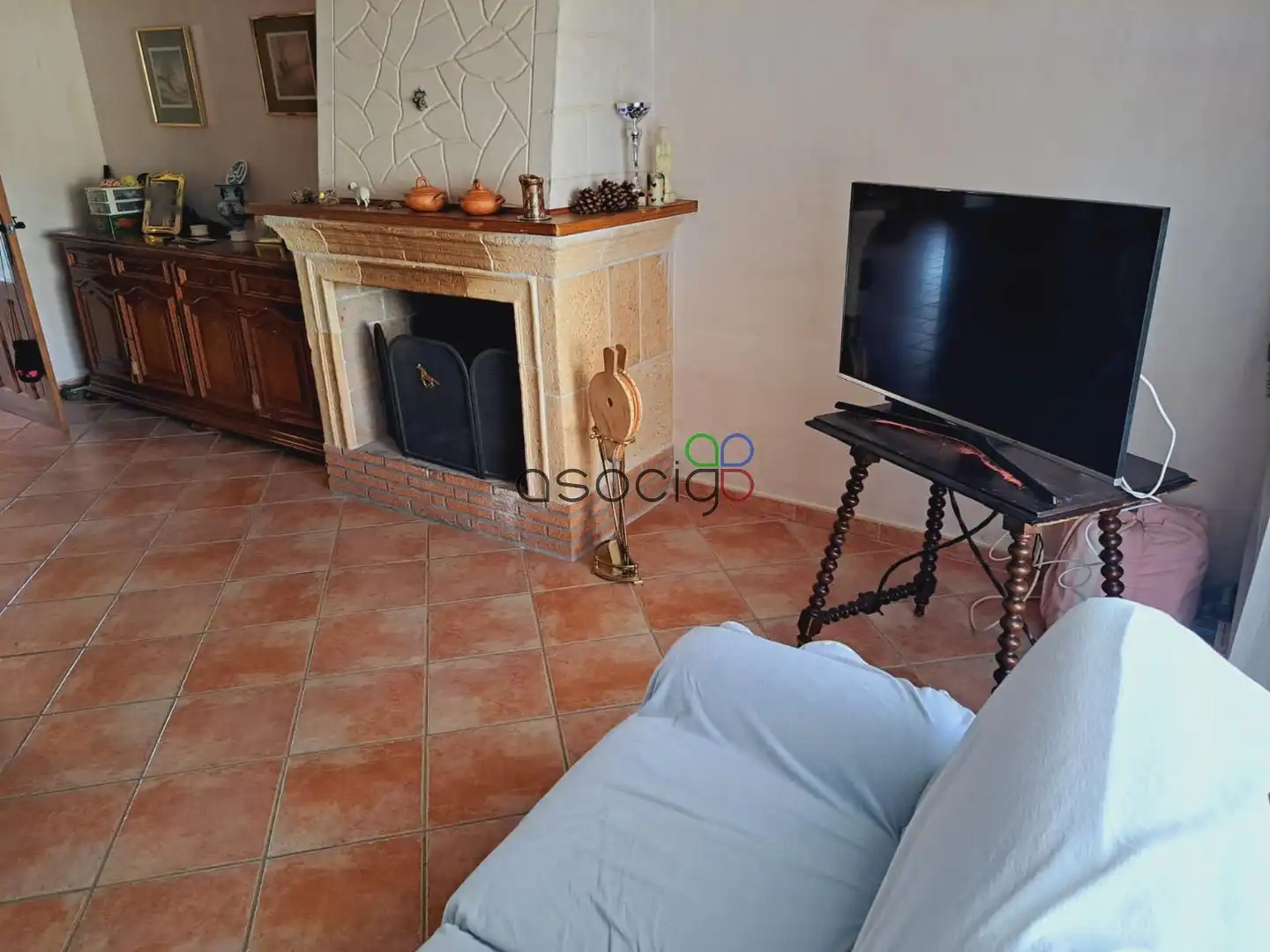 Sala de estar de Casa o chalet en venta en Solanillos del Extremo con Calefacción, Trastero y Piscina