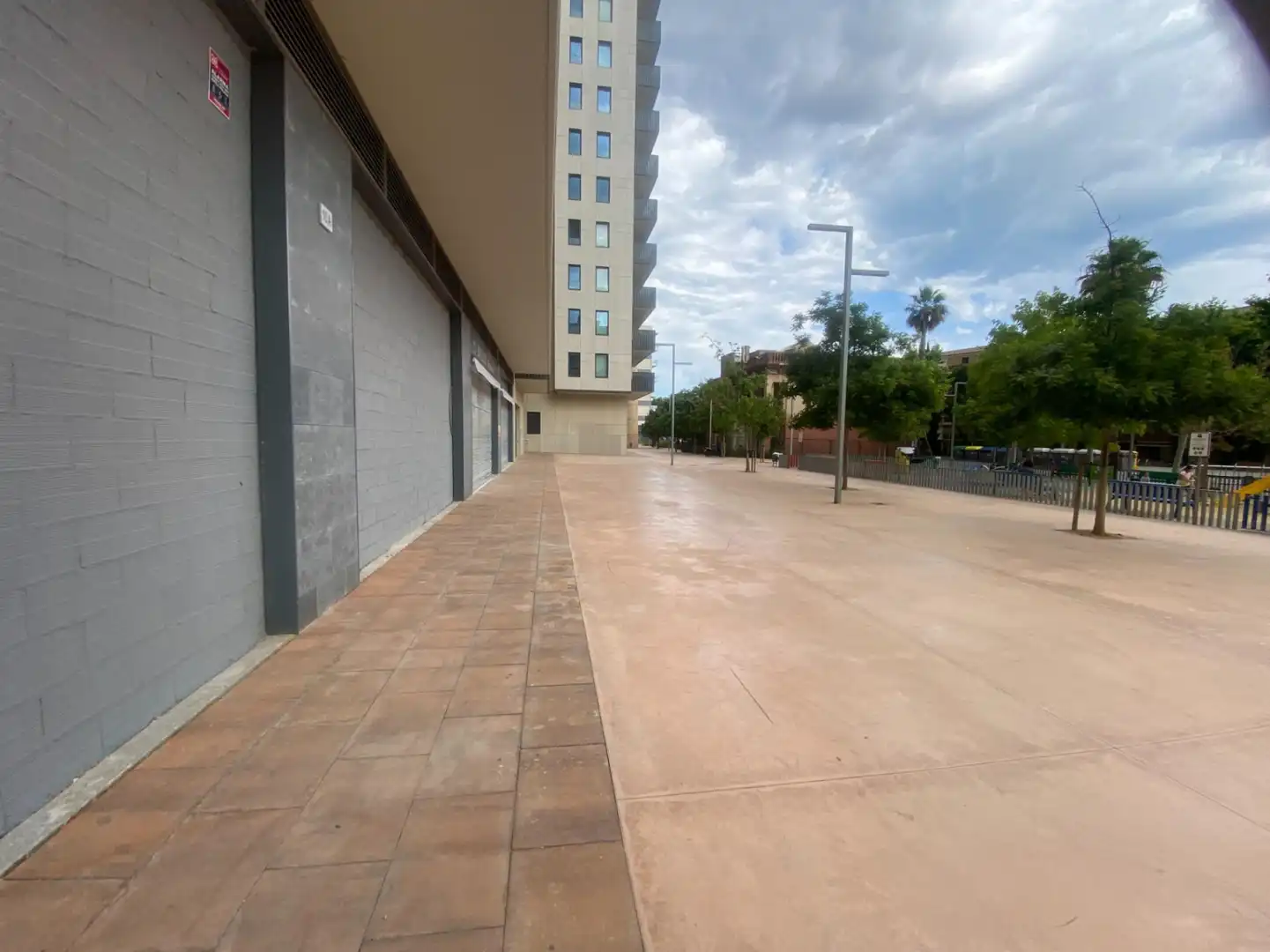 Vista exterior de Local de alquiler en L'Hospitalet de Llobregat