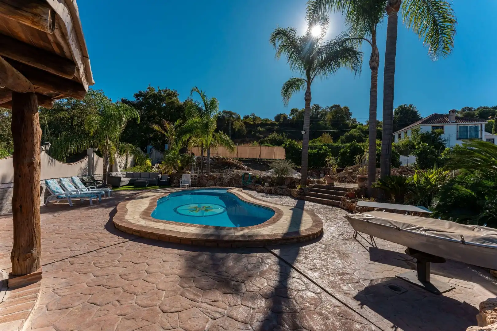 Casa rústica con piscina en venta en Coín
