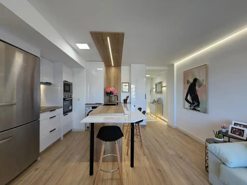Cuina de Apartament en venda en Torrevieja amb Aire condicionat, Jardí privat i Piscina